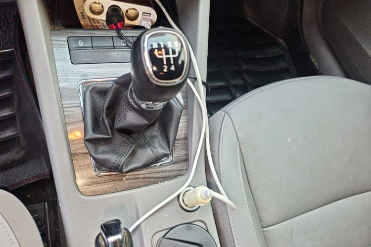 Used Skoda Octavia 2015 1.6L Manual Yijun Edition Gear Lever