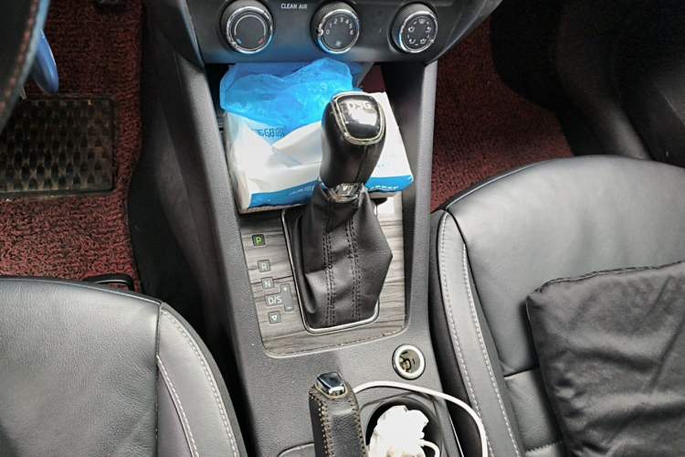 Used Skoda Octavia 2015 1.4TSI DSG Yijun Edition Gear Lever