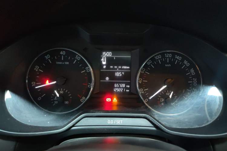 Used Skoda Octavia 2015 1.6L Manual Yijie Edition Instrument Cluster