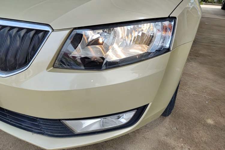 Used Skoda Octavia 2015 1.6L Automatic Yijie Edition Left Front Headlight