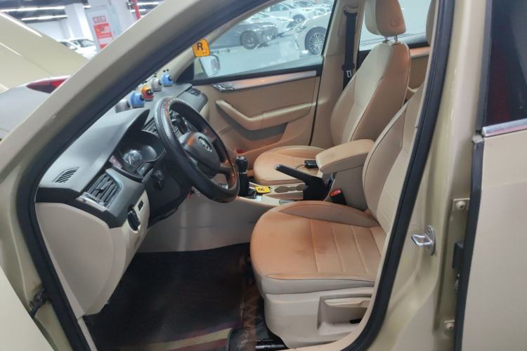 Used Skoda Octavia 2015 1.6L Manual Yijie Edition Left Front Seat