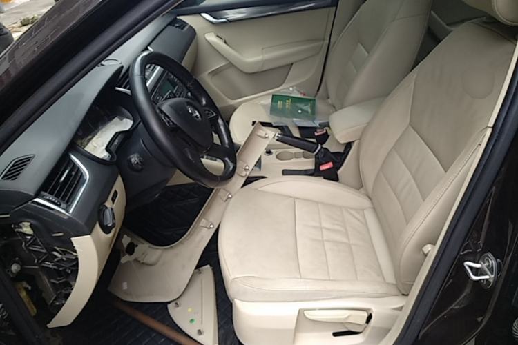 Used Skoda Octavia 2015 1.6L Automatic Yijun Edition Left Front Seat