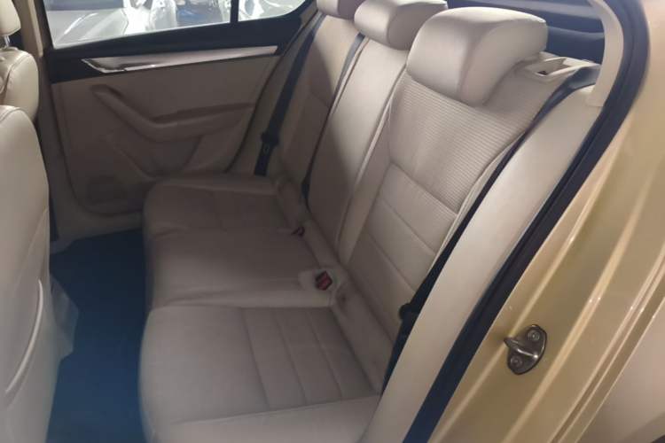 Used Skoda Octavia 2015 1.6L Automatic Yijie Edition Left Rear Seat