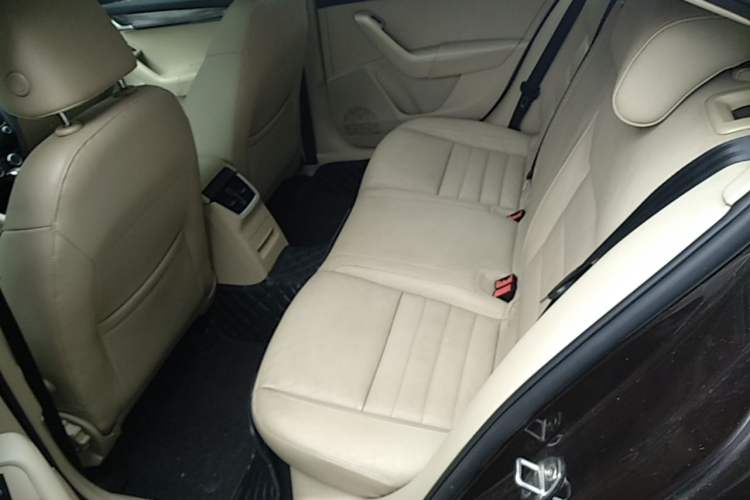 Used Skoda Octavia 2015 1.6L Automatic Yijun Edition Left Rear Seat