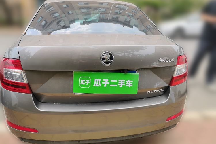 Used Skoda Octavia 2015 1.6L Manual Yijie Edition Rear