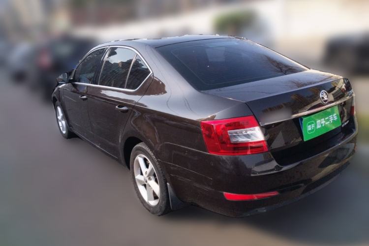 Used Skoda Octavia 2015 1.6L Automatic Yijie Edition Rear Left 45 Deg
