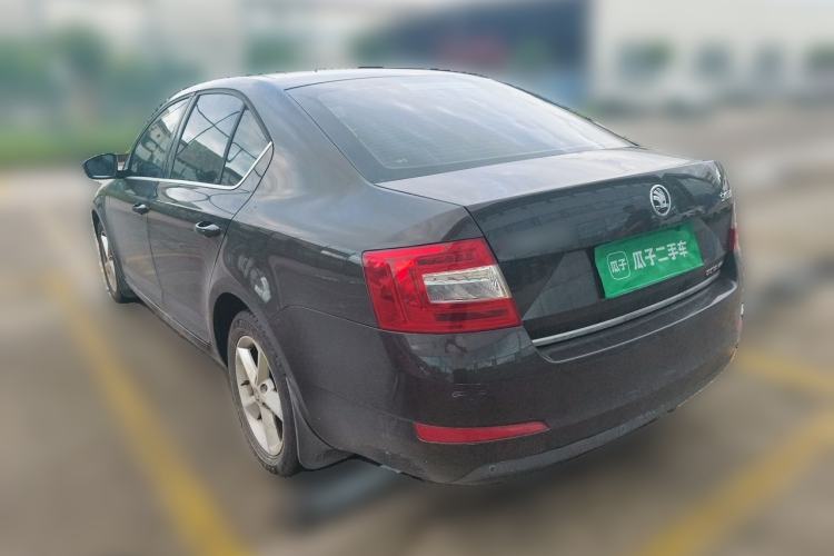 Used Skoda Octavia 2015 1.6L Manual Yijun Edition Rear Left 45 Deg