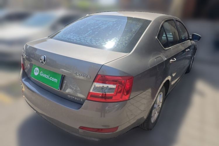 Used Skoda Octavia 2015 1.6L Manual Eado Edition Rear Right 45 Deg