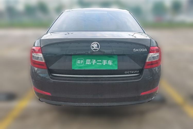 Used Skoda Octavia 2015 1.6L Manual Yijun Edition Rear
