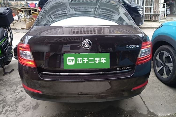 Used Skoda Octavia 2015 1.6L Automatic Yijun Edition Rear