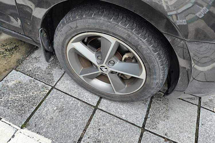 Used Skoda Octavia 2015 1.4TSI DSG Yijun Edition Right Front Wheel Hub