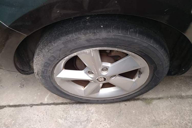 Used Skoda Octavia 2015 1.6L Automatic Yijun Edition Right Rear Wheel Hub