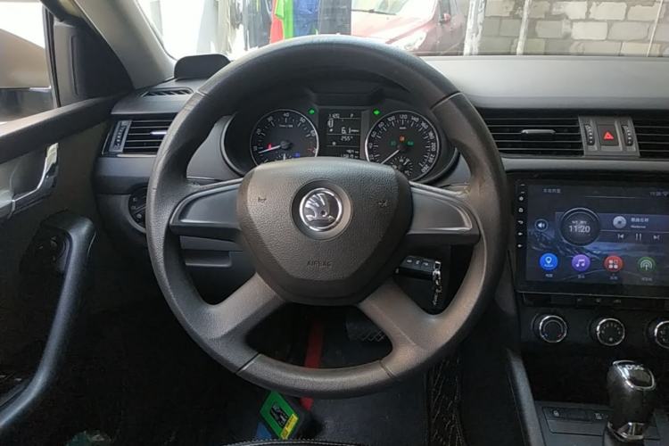 Used Skoda Octavia 2015 1.4TSI DSG Eado Edition Steering Wheel