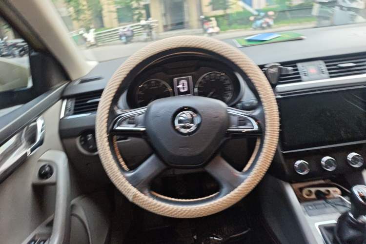 Used Skoda Octavia 2015 1.6L Manual Yijun Edition Steering Wheel