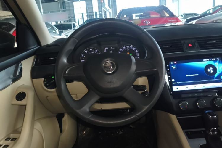 Used Skoda Octavia 2015 1.6L Automatic Yijie Edition Steering Wheel