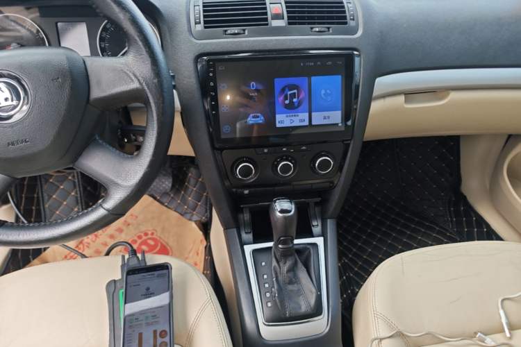 Used Skoda Octavia 2015 Classic Model 1.6L Automatic Yijie Version Audio And AC Panel