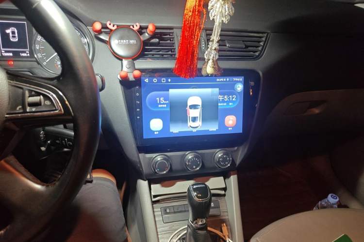 Used Skoda Octavia 2015 1.6L Automatic Yijun Edition Audio And AC Panel