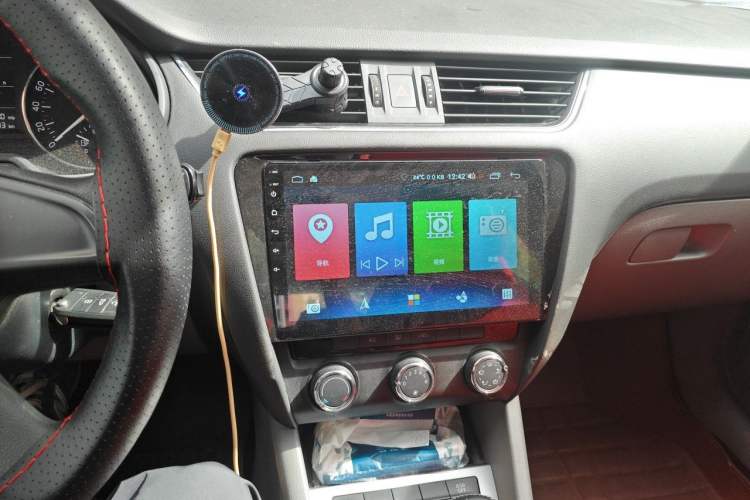 Used Skoda Octavia 2015 1.6L Manual Yijie Edition Audio And AC Panel