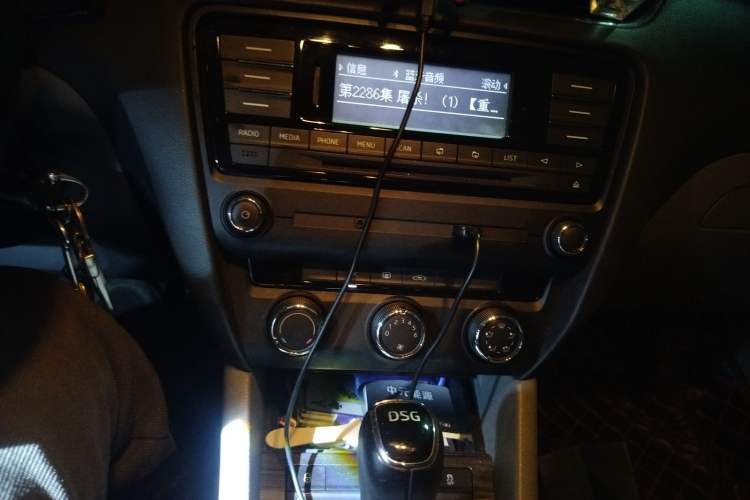 Used Skoda Octavia 2015 1.4TSI DSG Yijun Edition Audio And AC Panel