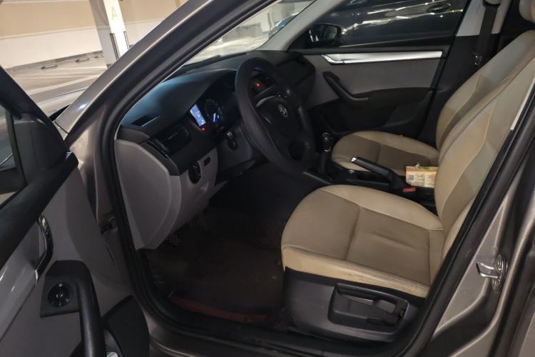 Used Skoda Octavia 2015 1.6L Manual Eado Edition Driver Seat