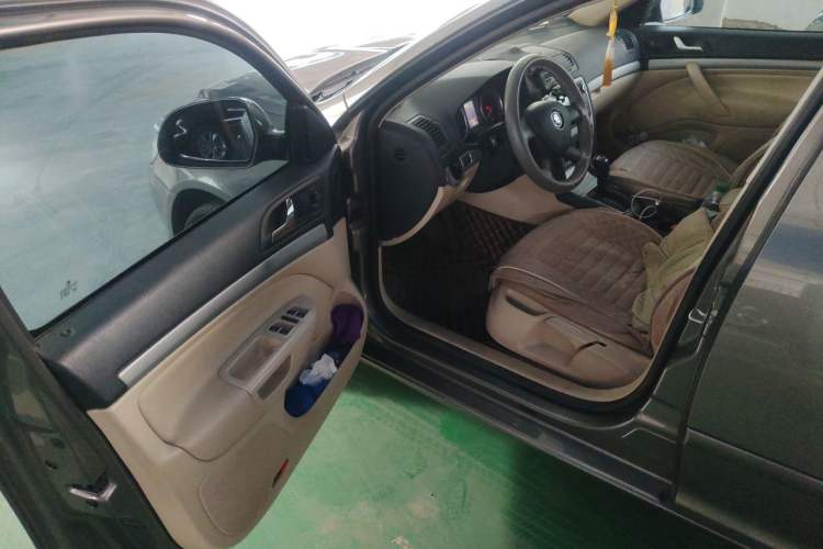 Used Skoda Octavia 2015 Classic Model 1.6L Automatic Yijie Version Driver Seat
