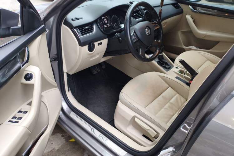 Used Skoda Octavia 2015 1.4TSI DSG Yijun Edition Driver Seat