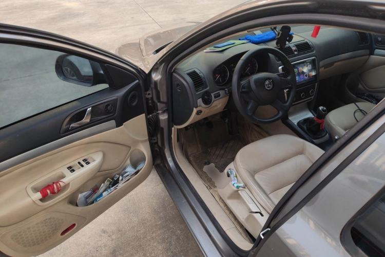 Used Skoda Octavia 2015 Classic Model 1.6L Manual Yijie Edition Driver Seat