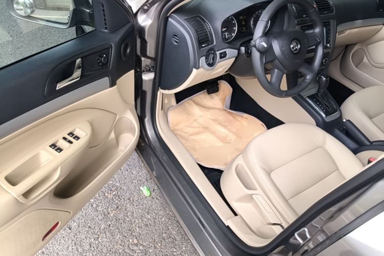 Used Skoda Octavia 2015 Classic Model 1.6L Automatic Yijie Version Driver Seat