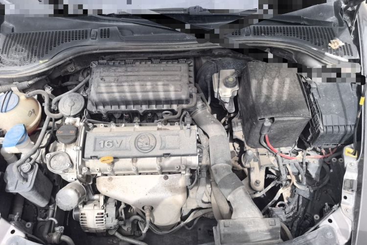 Used Skoda Octavia 2015 Classic Model 1.6L Manual Yijie Edition Engine Bay