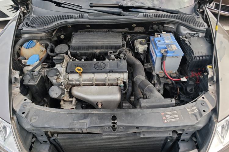 Used Skoda Octavia 2015 Classic Model 1.6L Automatic Yijie Version Engine Bay
