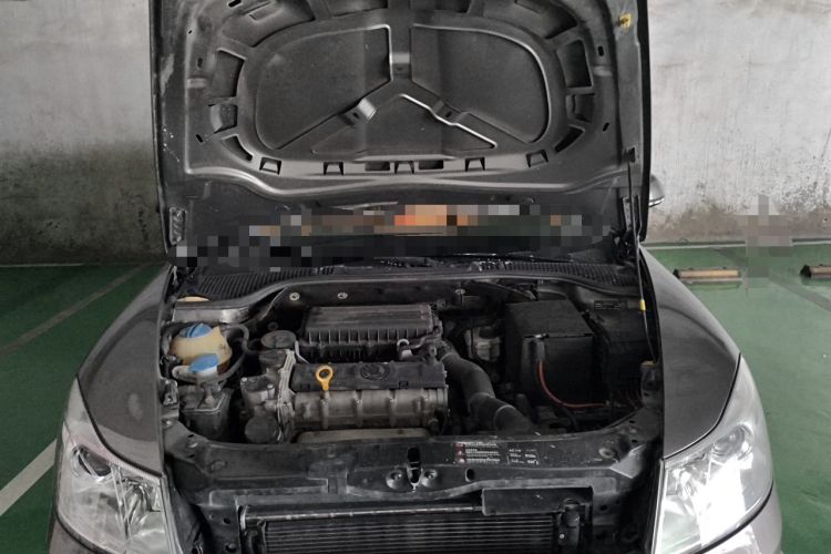 Used Skoda Octavia 2015 Classic Model 1.6L Manual Yijie Edition Engine Bay