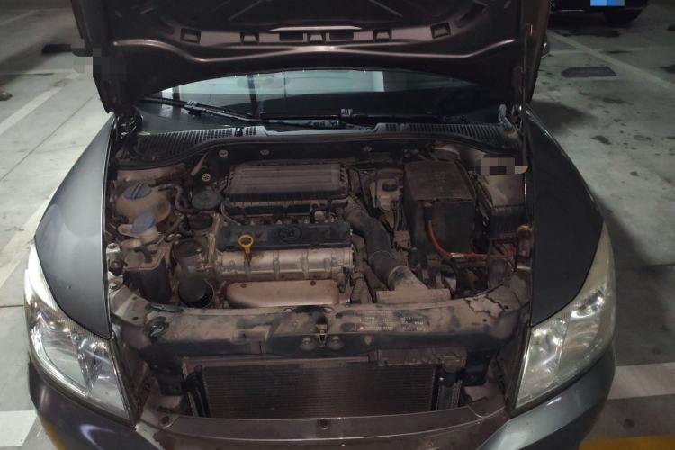 Used Skoda Octavia 2015 Classic Model 1.6L Automatic Yijie Version Engine Bay