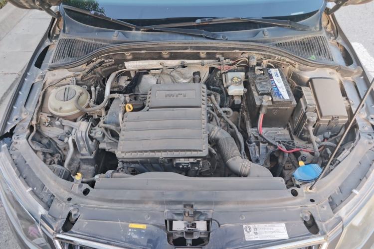 Used Skoda Octavia 2015 1.6L Automatic Yijie Edition Engine Bay