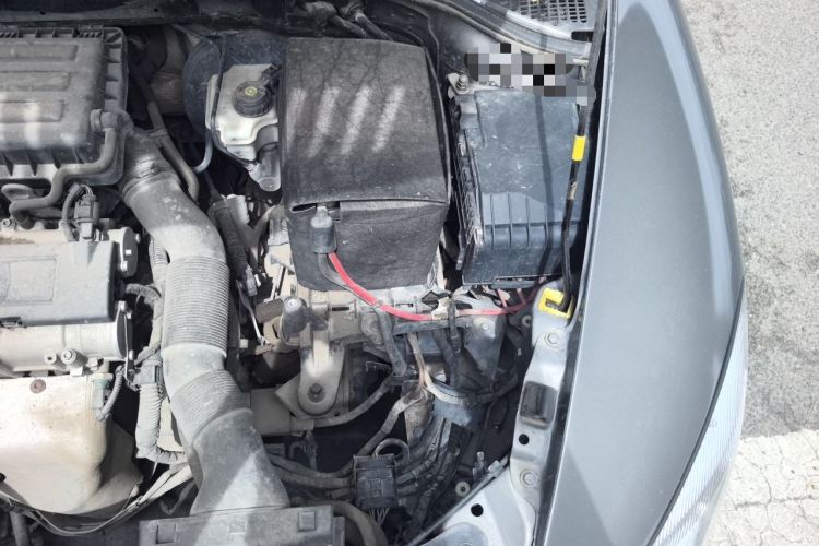 Used Skoda Octavia 2015 Classic Model 1.6L Manual Yijie Edition Engine Bay Left