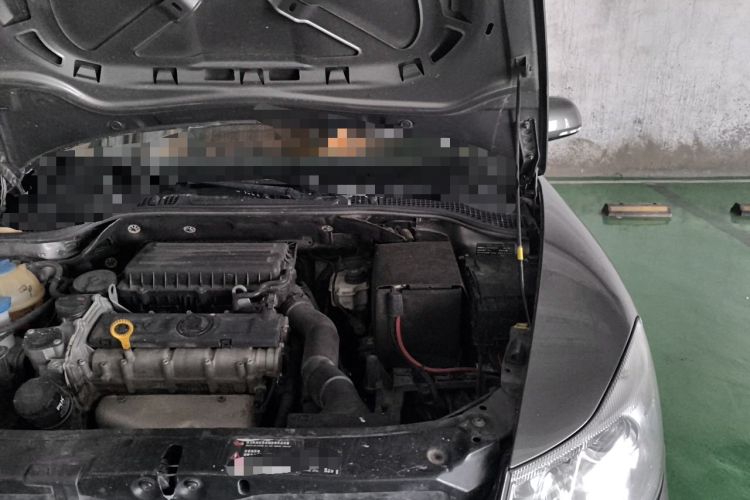 Used Skoda Octavia 2015 Classic Model 1.6L Manual Yijie Edition Engine Bay Left