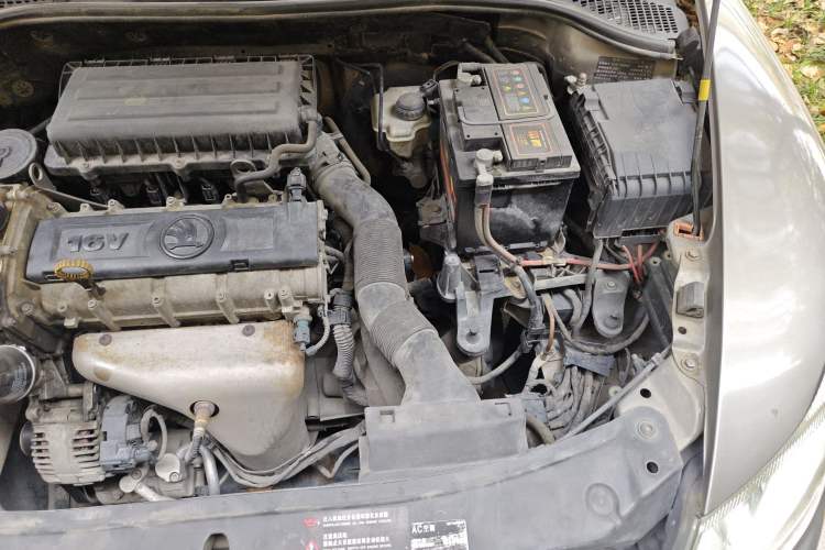 Used Skoda Octavia 2015 Classic Model 1.6L Manual Eado Version Engine Bay Left