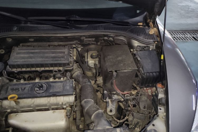Used Skoda Octavia 2015 Classic Model 1.6L Automatic Yijie Version Engine Bay Left