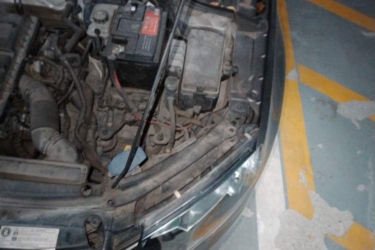 Used Skoda Octavia 2015 1.6L Automatic Yijie Edition Engine Bay Left