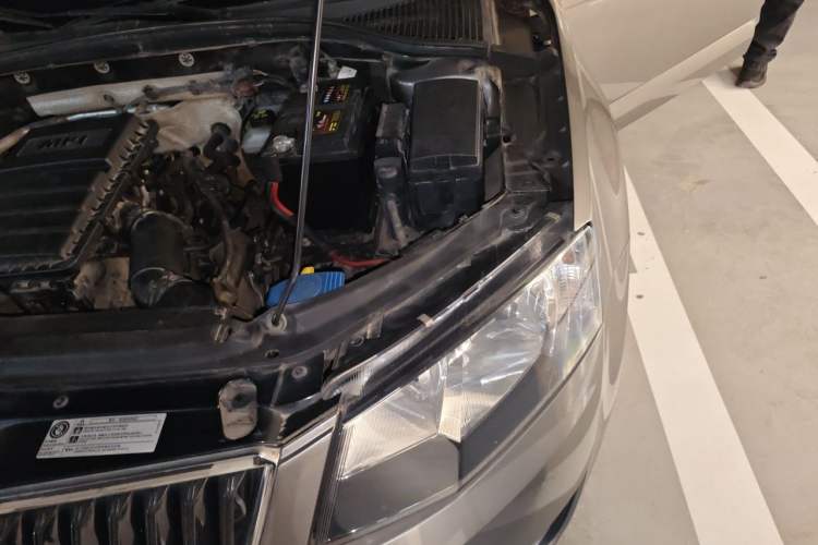 Used Skoda Octavia 2015 1.6L Manual Eado Edition Engine Bay Left