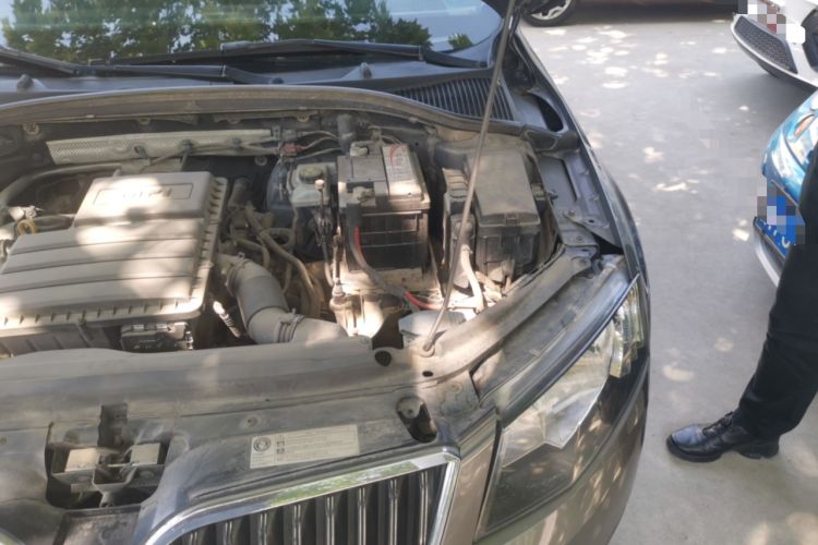Used Skoda Octavia 2015 1.6L Automatic Yijun Edition Engine Bay Left