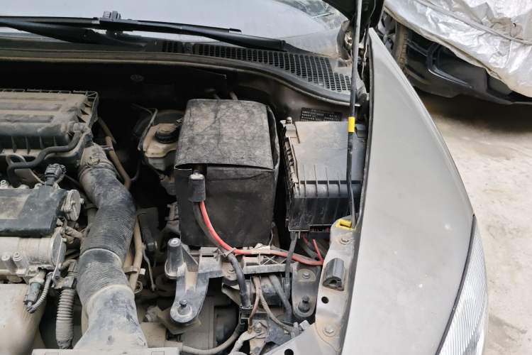 Used Skoda Octavia 2015 Classic Model 1.6L Manual Yijie Edition Engine Bay Left