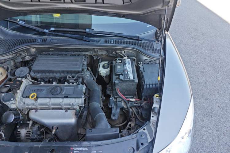 Used Skoda Octavia 2015 Classic Model 1.6L Manual Yijie Edition Engine Bay Left