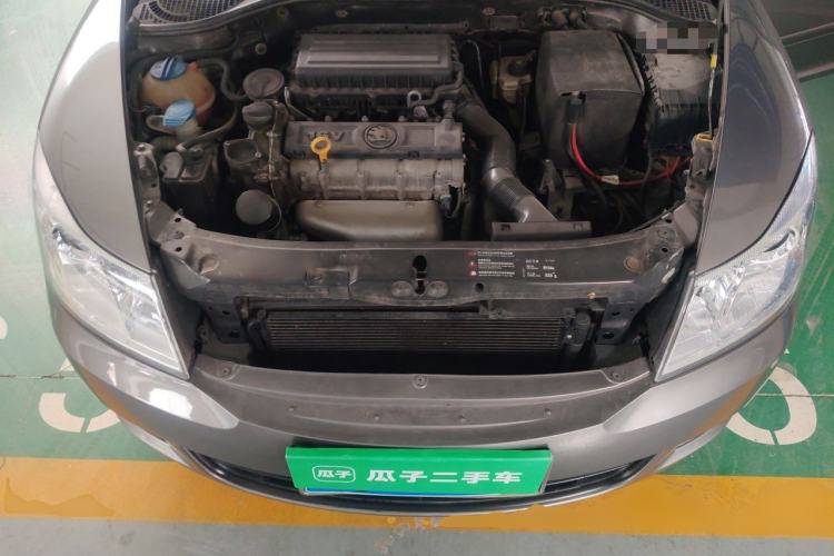 Used Skoda Octavia 2015 Classic Model 1.6L Automatic Yijie Version Engine Bay