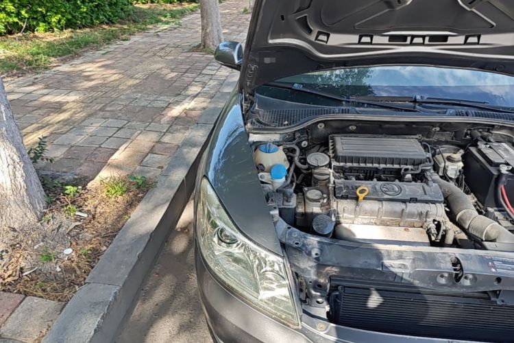 Used Skoda Octavia 2015 Classic Model 1.6L Automatic Yijie Version Engine Bay Right