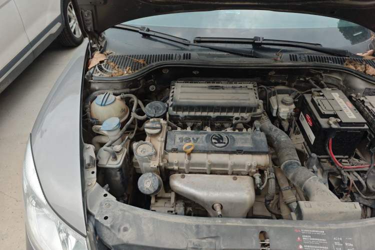 Used Skoda Octavia 2015 Classic Model 1.6L Automatic Yijie Version Engine Bay Right