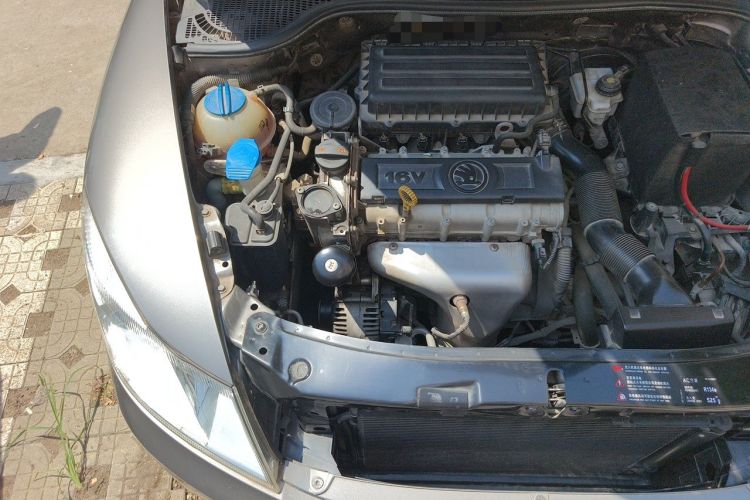 Used Skoda Octavia 2015 Classic Model 1.6L Manual Yijie Edition Engine Bay Right