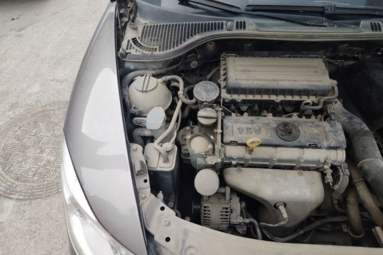 Used Skoda Octavia 2015 Classic Model 1.6L Manual Yijie Edition Engine Bay Right