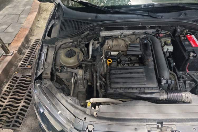 Used Skoda Octavia 2015 1.4TSI DSG Yijun Edition Engine Bay Right