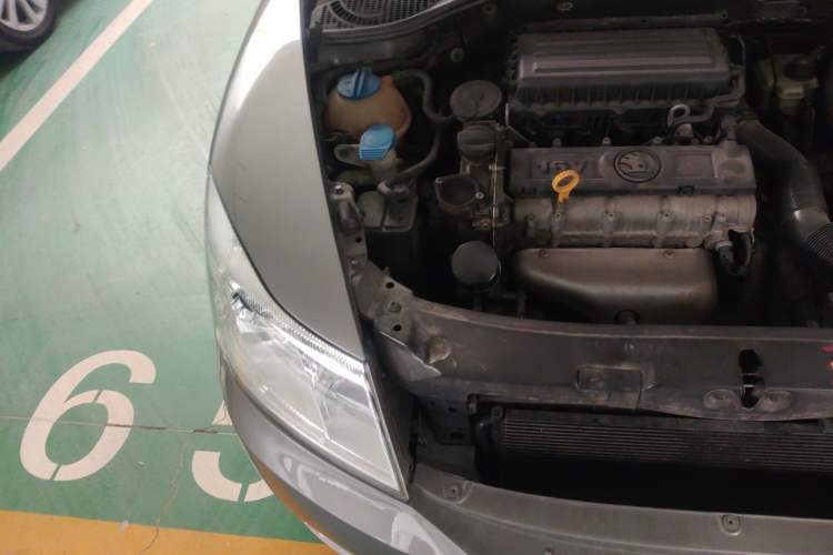 Used Skoda Octavia 2015 Classic Model 1.6L Automatic Yijie Version Engine Bay Right