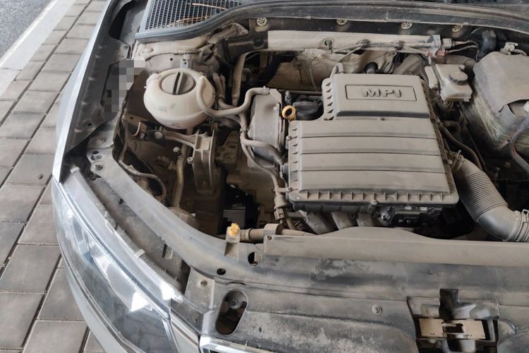 Used Skoda Octavia 2015 1.6L Manual Yijun Edition Engine Bay Right